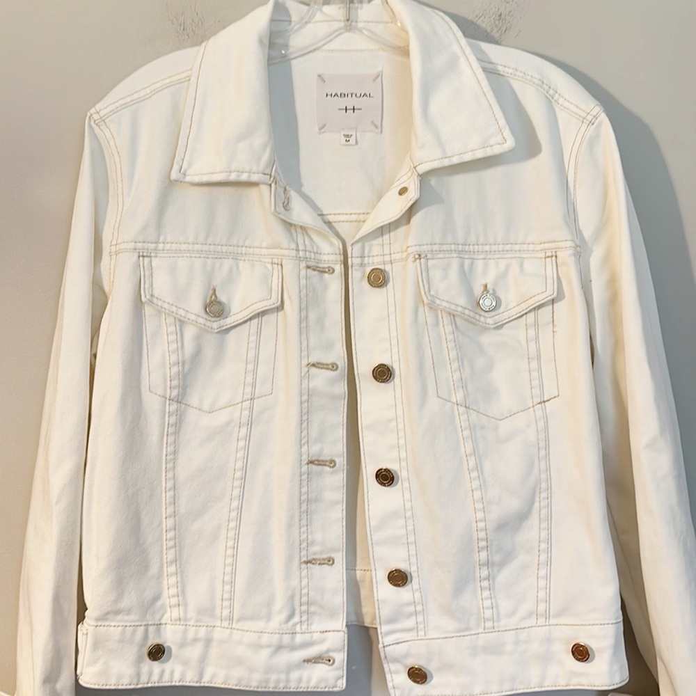 NEW HABITUAL Off White Gold Denim trucker jean jacket women size Medium